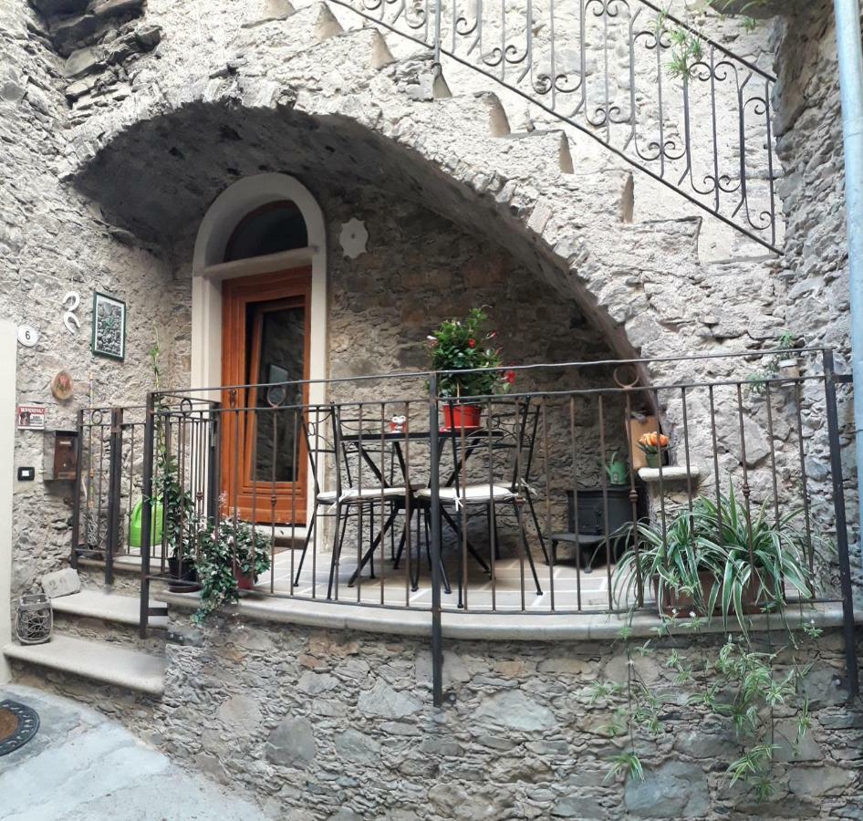 Colletta Arve Castelbianco - B&B E Appartamento מראה חיצוני תמונה